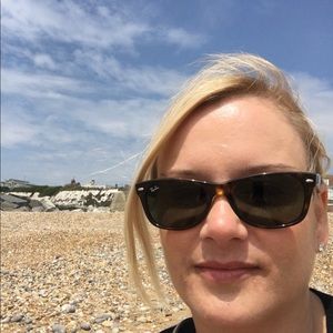 Meet your Posher, Tia
